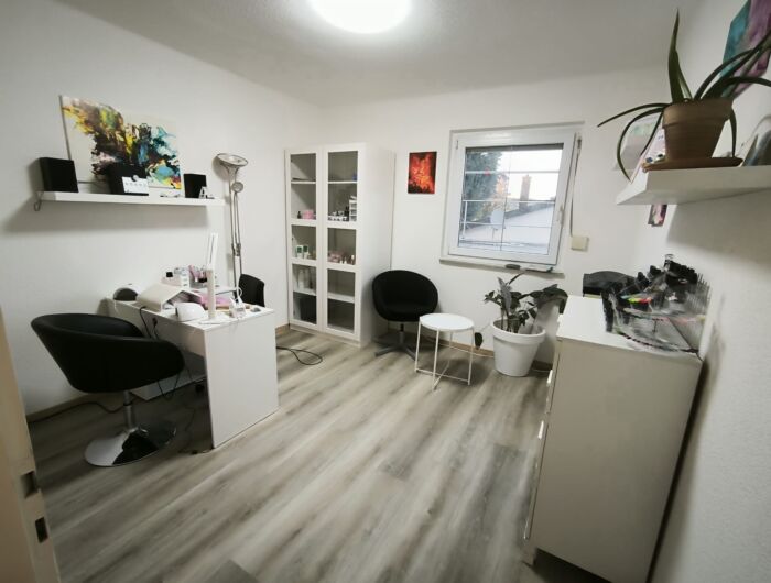 Auf dem Bild ist ein Home-Nagelstudio zu sehen von MonaLu Nails by Melanie Seel